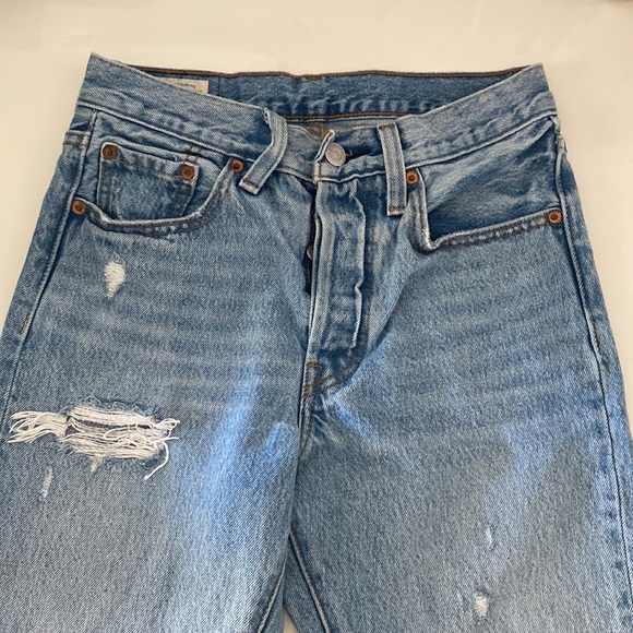 Levi’s 501 Short - Picture 2 of 4